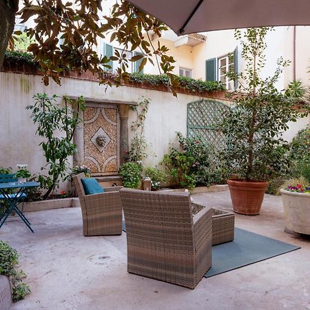 Bed and Breakfast Il Cortile Di Elisa & Our Flats Лукка Екстер'єр фото