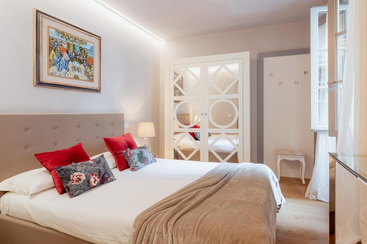 Bed and Breakfast Il Cortile Di Elisa & Our Flats Лукка Екстер'єр фото