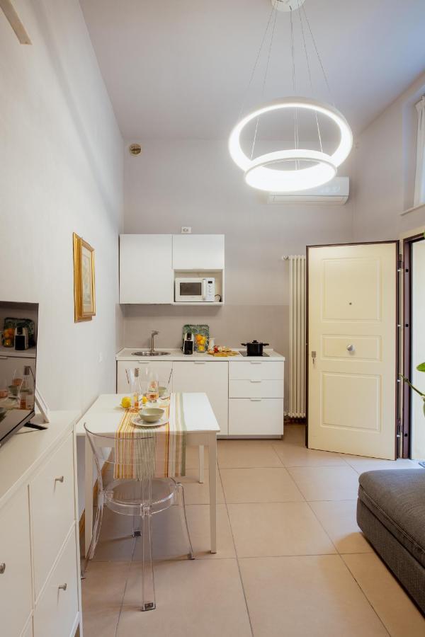 Bed and Breakfast Il Cortile Di Elisa & Our Flats Лукка Екстер'єр фото